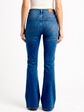 Judy Blue Medium Blue High Rise Flare Jeans Size 5